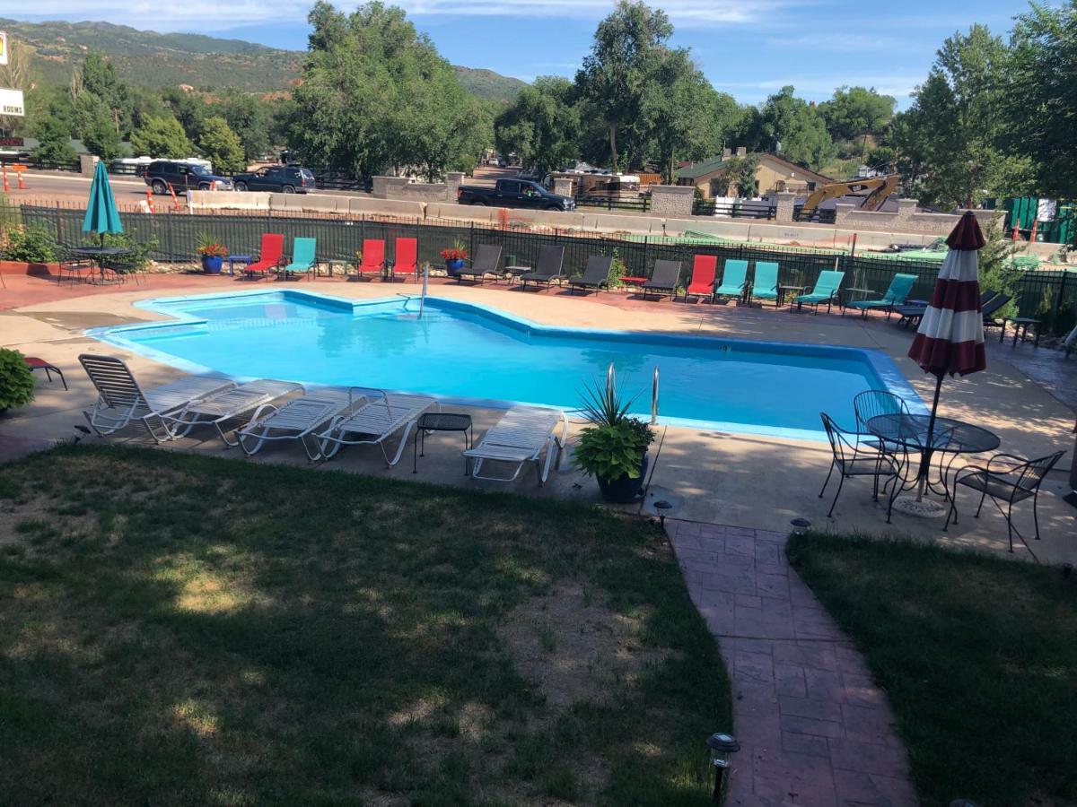 Rainbow Lodge And Inn Colorado Springs Exterior photo
